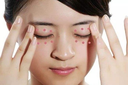 每到放假，做這個項目的人就會增多！--眼袋